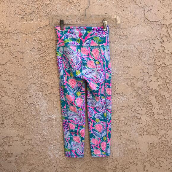 Lilly Pulitzer Weekender Crop Leggings 21” Maldives Green Turtle Wave XS - Picture 3 of 6